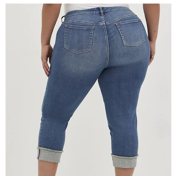 Torrid Boyfriend Jeans Cropped Vintage Stretch Medium Blue Wash Plus Size 24 NWT - Picture 5 of 15